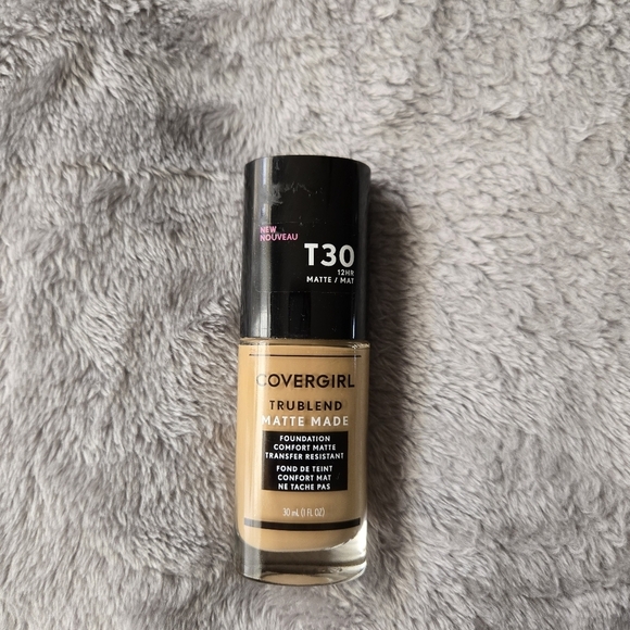 Cover Girl-TruBlend Matte Made Liquid Foundation-T 30 Warm Honey - Picture 1 of 5